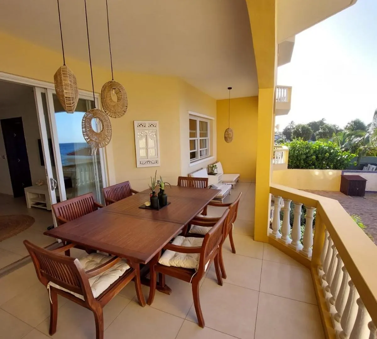 Beach House The Strand Willemstad
