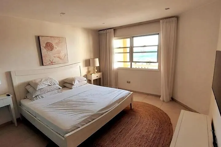 Bo'S Beach House Willemstad Apartment
